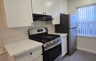 2 beds, 2 baths, 1,000 sqft, $2,800, Unit 10