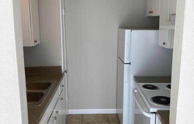 1 bed, 1 bath, 600 sqft, $1,025, Unit U240