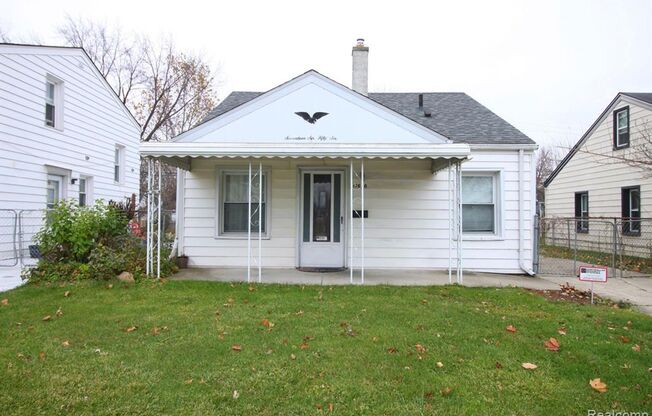 Welcome to this charming 4-bedroom, 1-bathroom home located in Eastpointe, MI.