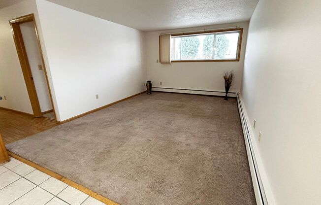 2 beds, 1 bath, 780 sqft, $780, Unit 2501-104