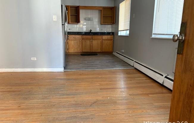 1465 E 69 ST