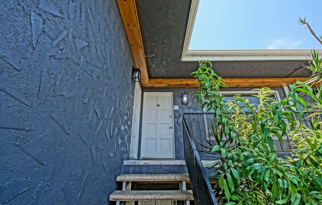 1923 Vanderbilt Lane