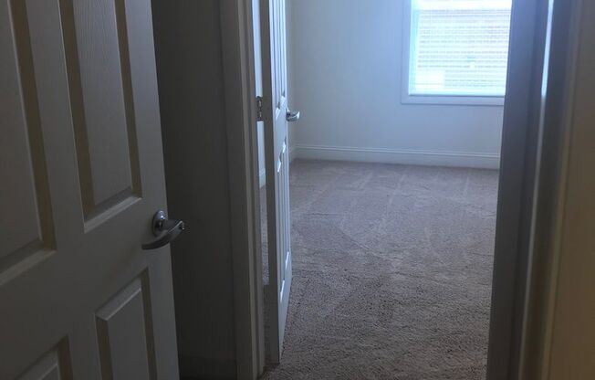 1 bed, 1 bath, 600 sqft, $1,358, Unit 4-0311