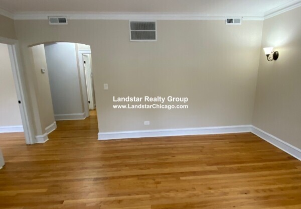 716 Reba Pl