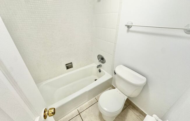 1 bed, 1 bath, $2,300, Unit Unit 1031