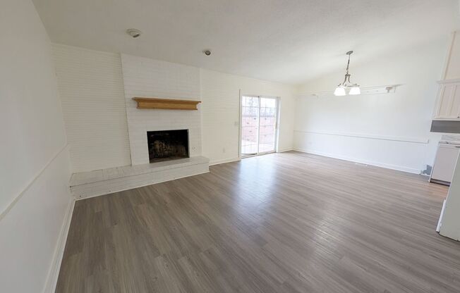 4 Bed, 3 Bath home for $1450 a month!