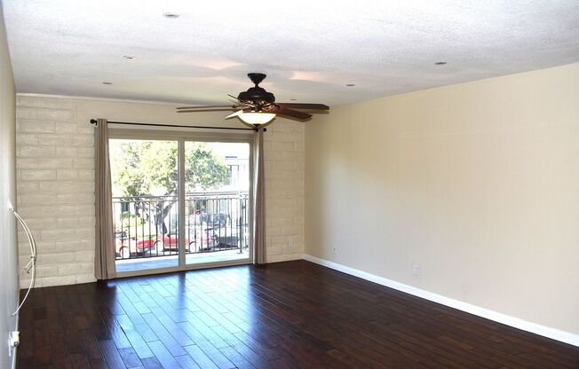 2 beds, 1 bath, $3,300