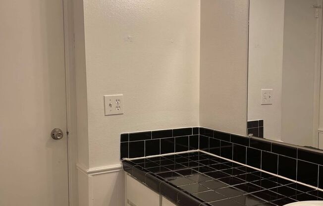 2 beds, 1.5 baths, 950 sqft, $950, Unit 900-3