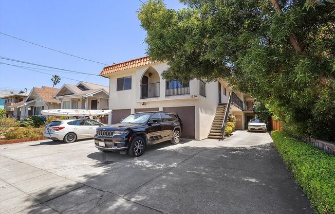 1336 Broadway #B - 2 bedroom | 1 bath | Upper unit w/ a private balcony