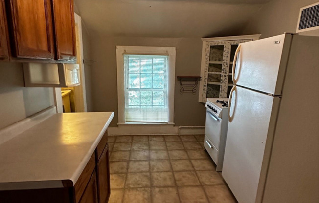 1 bed, 1 bath, 600 sqft, $1,100