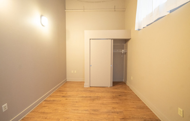 3 beds, 2 baths, 1,325 sqft, $2,100, Unit Apt. 306