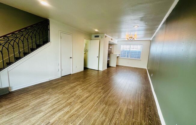 2 beds, 1.5 baths, 957 sqft, $1,675, Unit 112