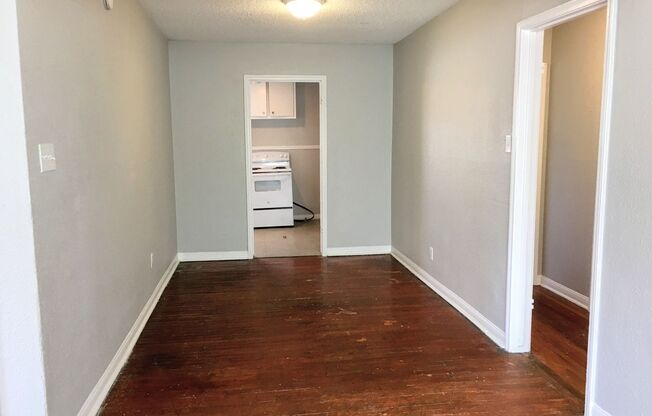 2 beds, 1 bath, $795