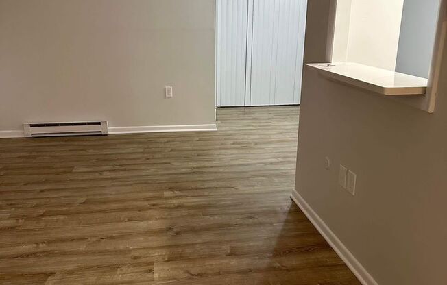 2 beds, 1 bath, $1,750, Unit E03
