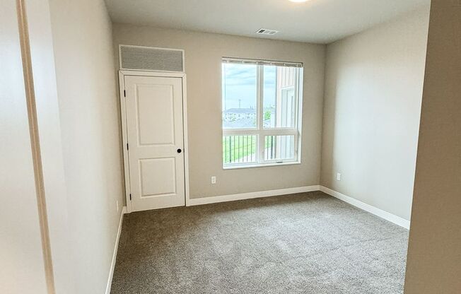 3 beds, 2 baths, 1,409 sqft, $1,975, Unit C301