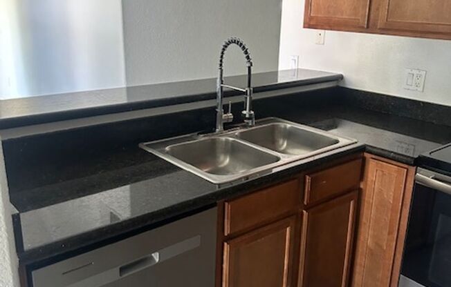 3 beds, 2 baths, $1,600