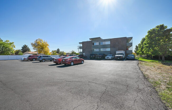 FLATS ON 70TH AT MIDTOWN