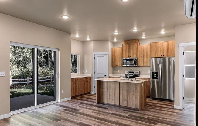 Welcome to the Ridge! 3 Bedroom Home for Rent NOW!