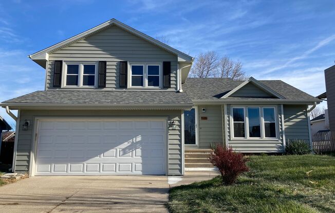 Spacious 3 Bedroom 2.5 Bath Home- Located in Ankeny