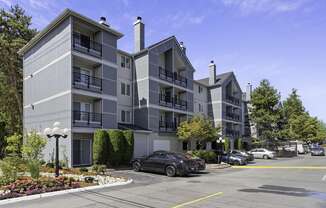 Property Exterior at Casa Blanca Apartment Homes, Washington