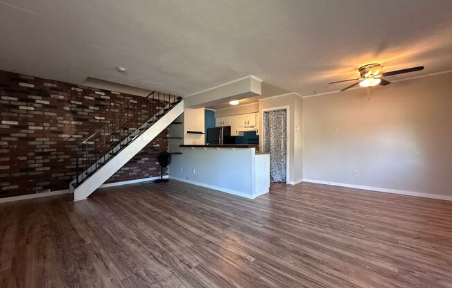 2 beds, 1 bath, $1,495