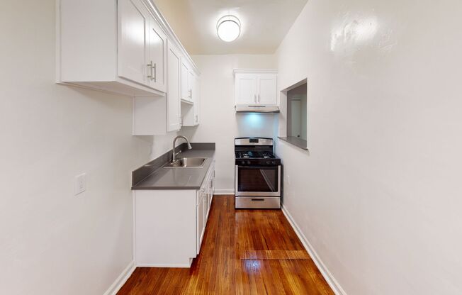 St. Andrews Manor Apartments...Charming Apartments...1920's Classic Brick..Newly Remodeled Building!