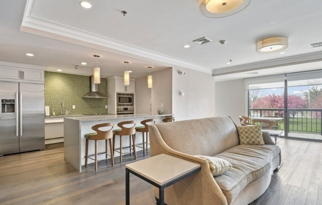 2 beds, 2 baths, 1,206 sqft, $2,900, Unit 505