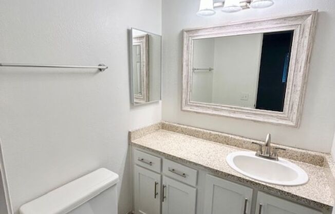 2 beds, 2 baths, 900 sqft, $1,795, Unit 26