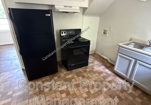 931 MAGNOLIA DR