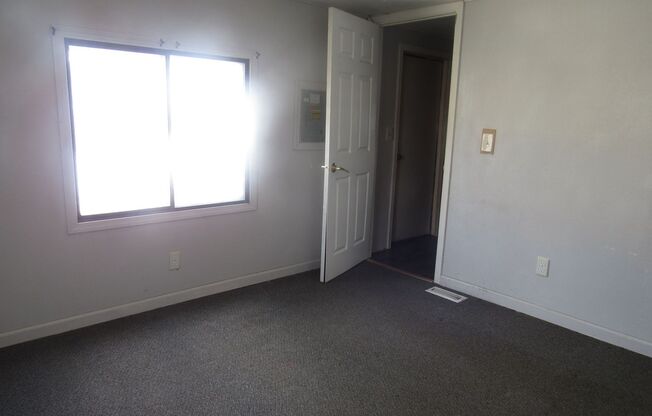 2 beds, 1 bath, $875, Unit 1148 N. Beech St.