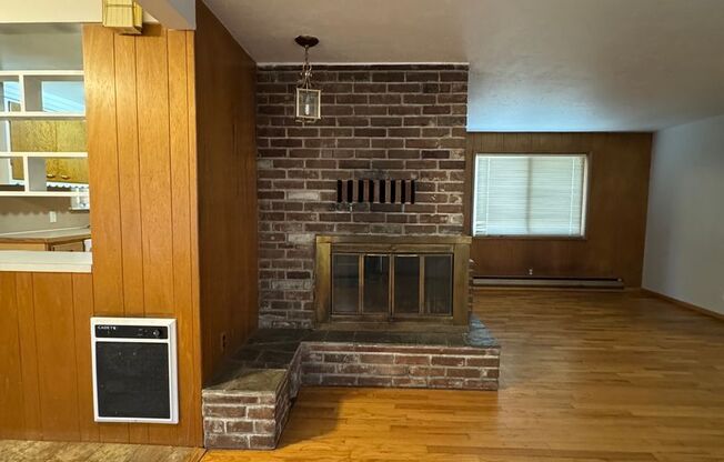 Cozy 2-Bed with Spacious Living, Parking, Pets OK!