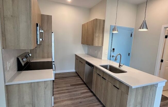 2 beds, 2 baths, 720 sqft, $1,849, Unit 820 #212