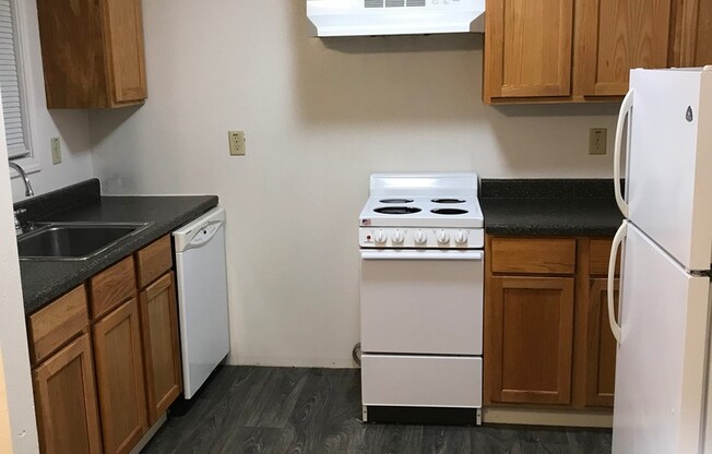 2 beds, 1 bath, 900 sqft, $1,350, Unit 1950-04