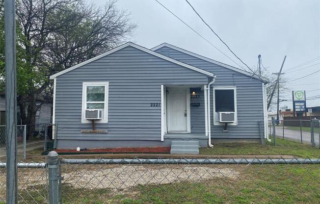 2223 HOUSTON ST