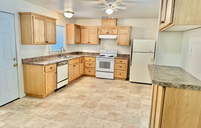 3 beds, 1 bath, $1,750