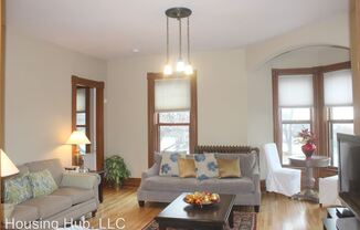 653 5th Street E