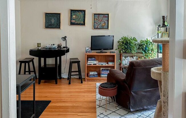 1 bed, 1 bath, 720 sqft, $1,975, Unit 1932-2