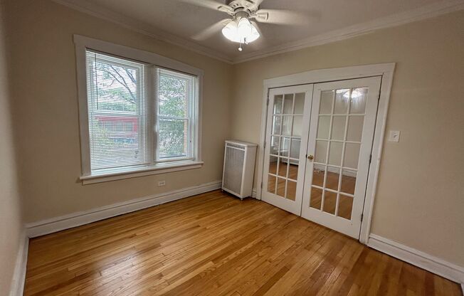 2 beds, 1 bath, 950 sqft, $1,750, Unit 3902-1A