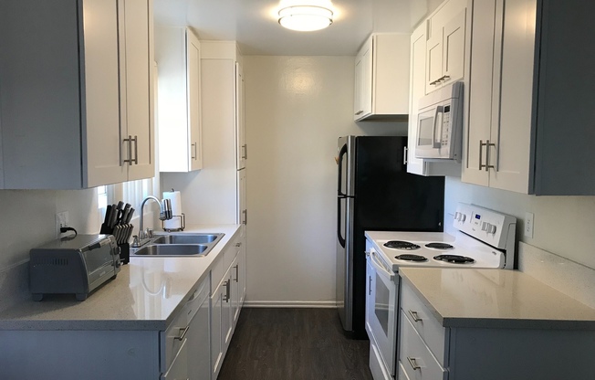 3 beds, 2 baths, 1,400 sqft, $2,898, Unit 237