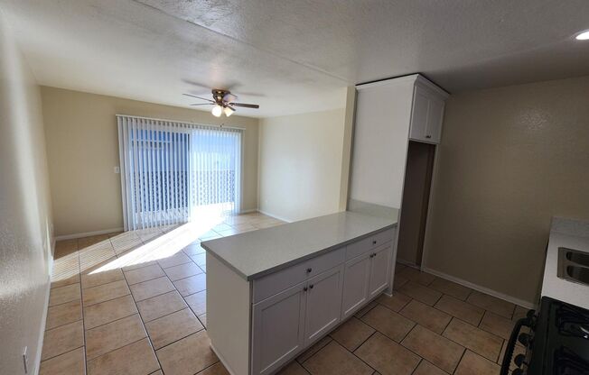 2 beds, 1 bath, 900 sqft, $2,595, Unit 7434