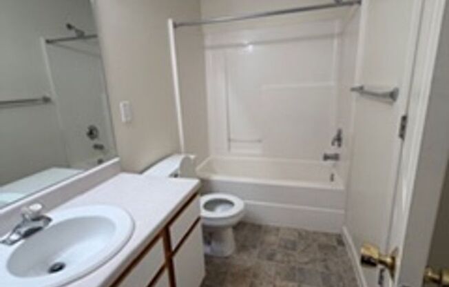 2 beds, 2 baths, 1,080 sqft, $1,189, Unit 58