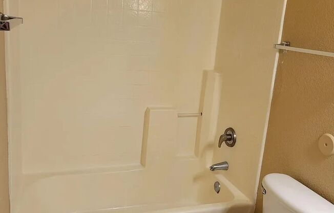 1 bed, 1 bath, $1,175, Unit # 121