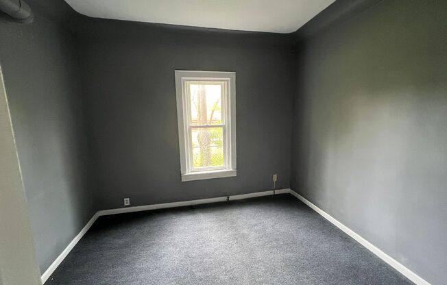 Remodeled 4 bedrooms 1 bath upstairs unit