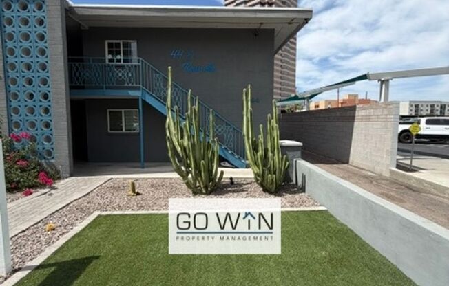 44 E Roanoke Ave