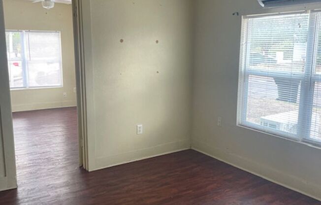 2 beds, 1 bath, $725