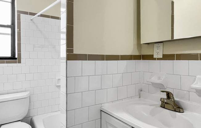270 E 78 ST