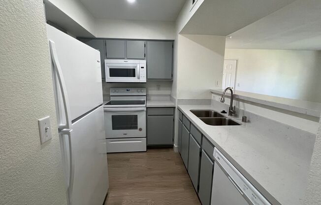 Beautifully Upgraded 2 Br 2 Ba Condo