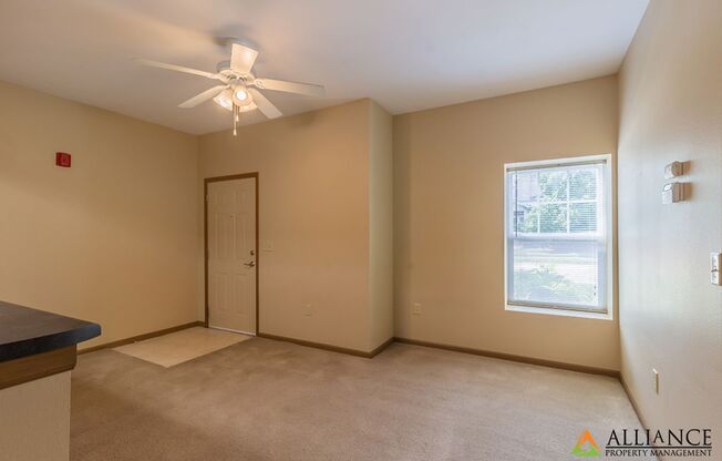 1 bed, 1 bath, 613 sqft, $820, Unit 102