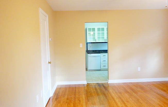 8203 Garland Avenue D&G GROUP LLC