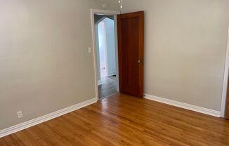 2 beds, 1 bath, $1,095, Unit Unit 2